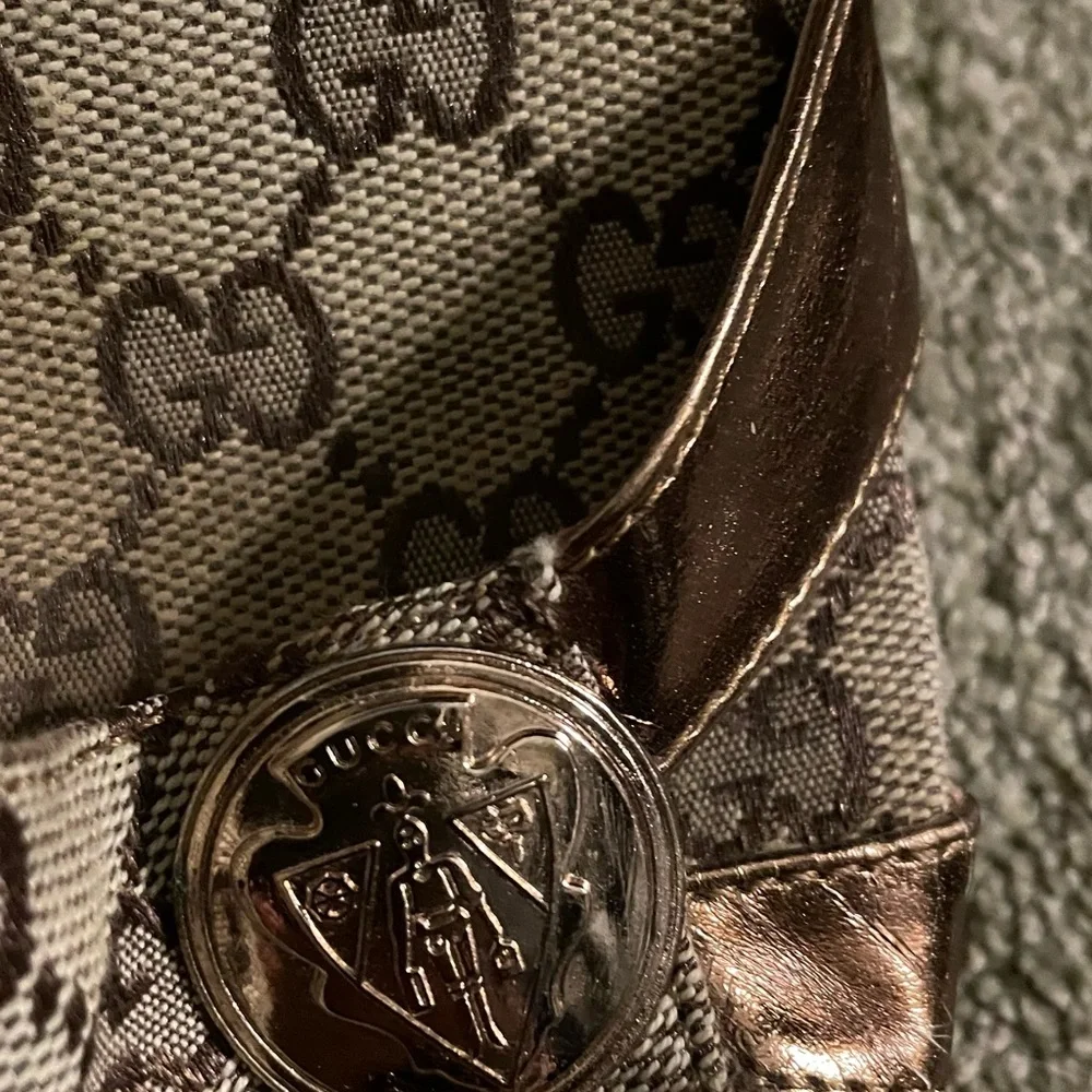 Gucci - Picture 3 of 4